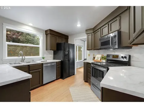 17547 SW Beaver Court Beaverton OR 97003