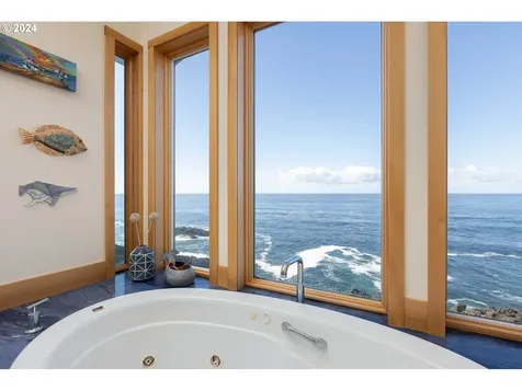 3475 Rocky Creek Avenue Depoe Bay OR 97341