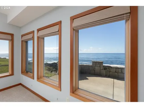 3475 Rocky Creek Avenue Depoe Bay OR 97341