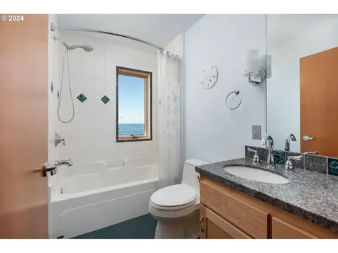 3475 Rocky Creek Avenue Depoe Bay OR 97341