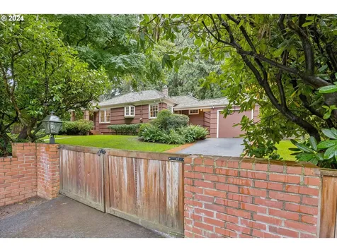 8420 SW Birchwood Road Portland OR 97225