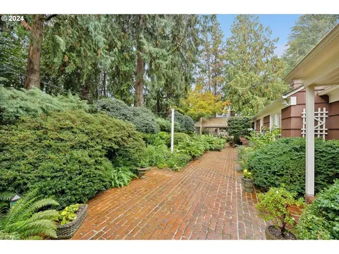 8420 SW Birchwood Road Portland OR 97225