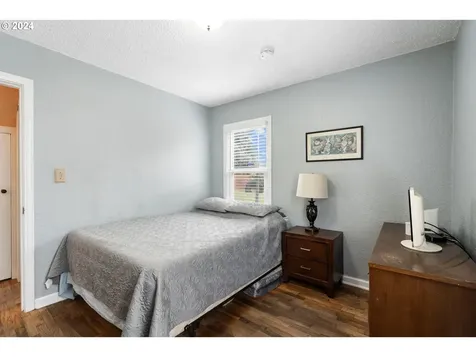 1737 Ne Walnut Avenue Wood Village OR 97060