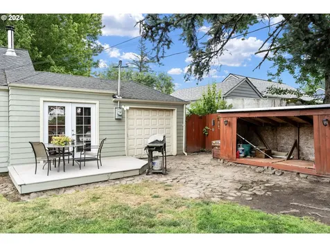 1737 Ne Walnut Avenue Wood Village OR 97060