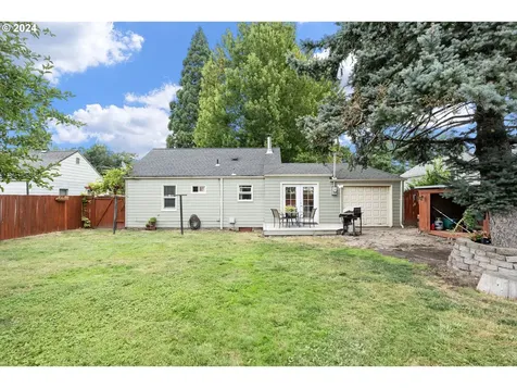 1737 Ne Walnut Avenue Wood Village OR 97060