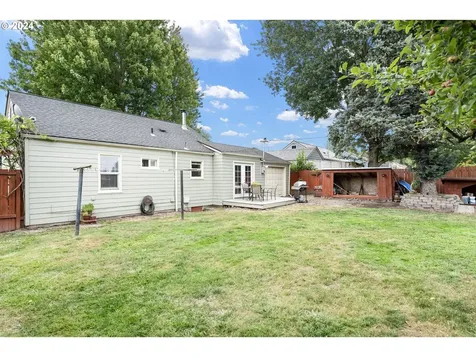 1737 Ne Walnut Avenue Wood Village OR 97060