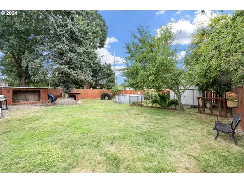1737 Ne Walnut Avenue Wood Village OR 97060