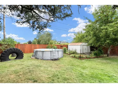 1737 Ne Walnut Avenue Wood Village OR 97060
