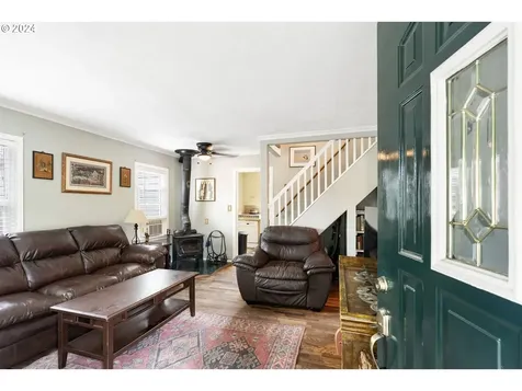 1737 Ne Walnut Avenue Wood Village OR 97060