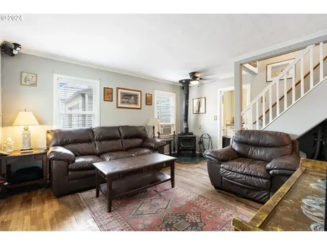 1737 Ne Walnut Avenue Wood Village OR 97060