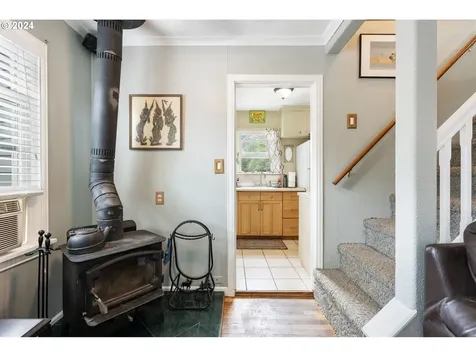 1737 Ne Walnut Avenue Wood Village OR 97060