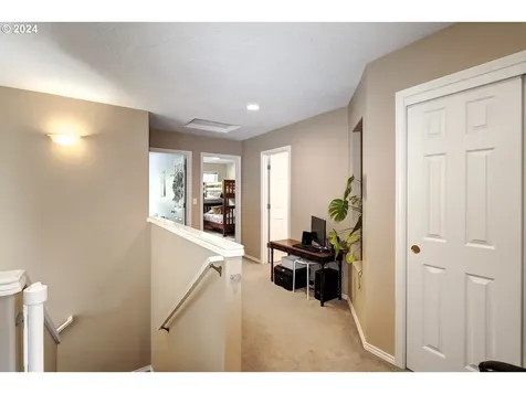 1612 Ne Parkside Drive Hillsboro OR 97124
