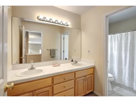 1612 Ne Parkside Drive Hillsboro OR 97124