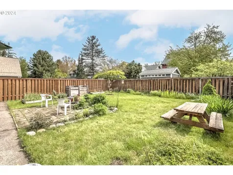 1612 Ne Parkside Drive Hillsboro OR 97124