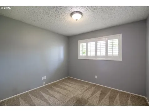 10317 Nw 21st Avenue Vancouver WA 98685