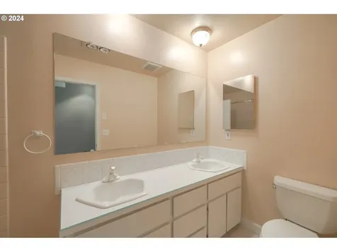 10317 Nw 21st Avenue Vancouver WA 98685
