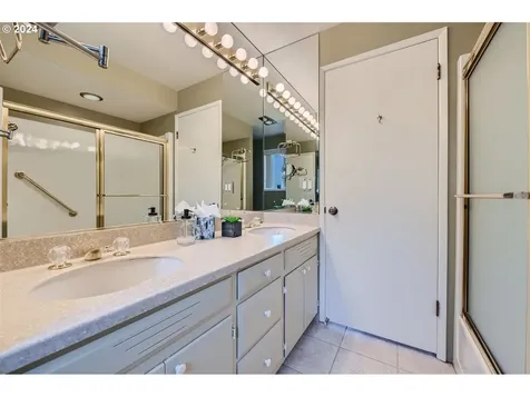 14741 Ne Stanton Court Portland OR 97230
