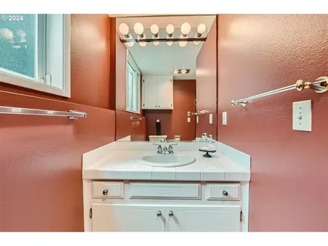14741 Ne Stanton Court Portland OR 97230