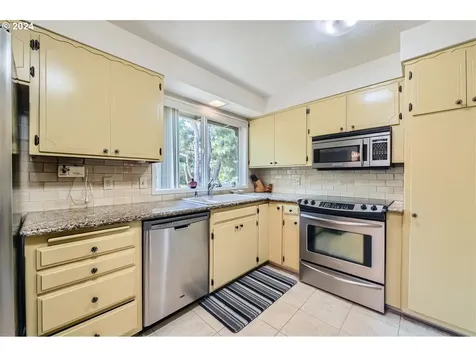 14741 Ne Stanton Court Portland OR 97230
