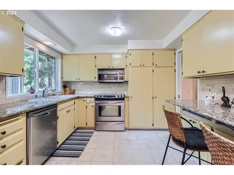14741 Ne Stanton Court Portland OR 97230