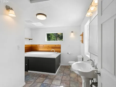 5844 SW Boundary Street Portland OR 97221
