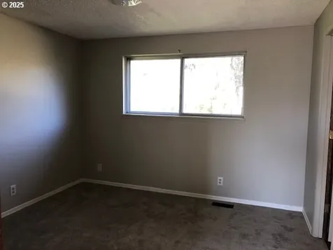 637 Clairmont Drive Eugene OR 97404