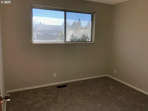 637 Clairmont Drive Eugene OR 97404