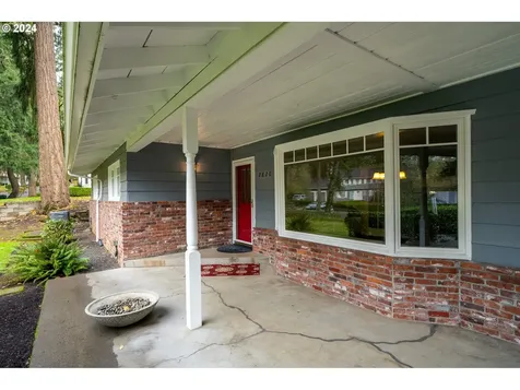2820 Dellwood Drive Lake Oswego OR 97034