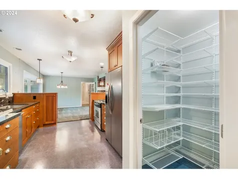 2820 Dellwood Drive Lake Oswego OR 97034