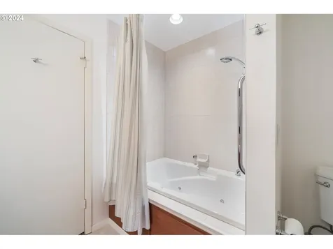 2820 Dellwood Drive Lake Oswego OR 97034