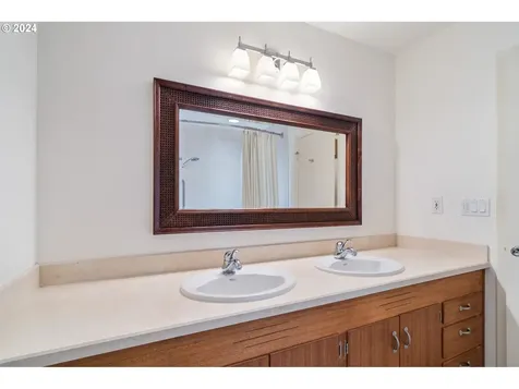 2820 Dellwood Drive Lake Oswego OR 97034