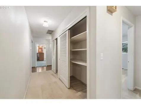 2820 Dellwood Drive Lake Oswego OR 97034