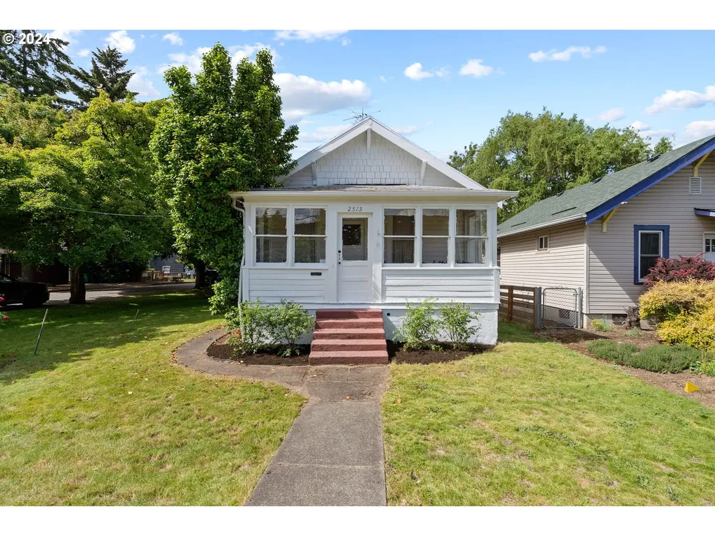 2515 Se Tacoma Street Portland OR 97202
