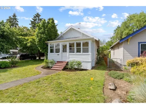 2515 Se Tacoma Street Portland OR 97202