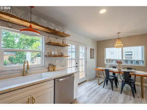 5257 Se Flavel Street Portland OR 97206