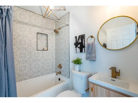 5257 Se Flavel Street Portland OR 97206