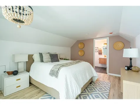 5257 Se Flavel Street Portland OR 97206