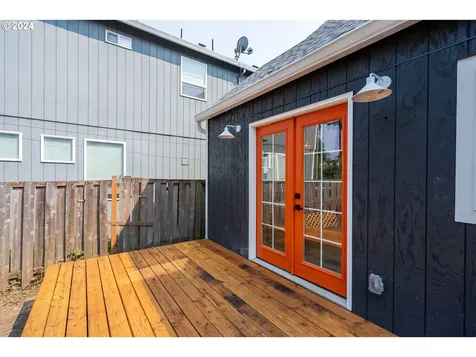 5257 Se Flavel Street Portland OR 97206