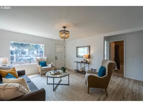 5257 Se Flavel Street Portland OR 97206