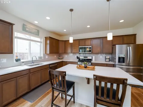 820 Kalmia Avenue Gervais OR 97026