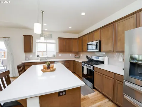 820 Kalmia Avenue Gervais OR 97026