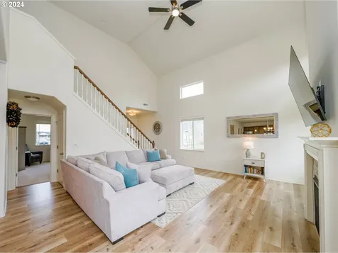 820 Kalmia Avenue Gervais OR 97026