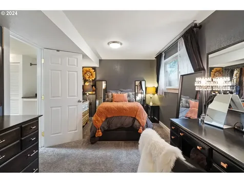 19107 NE Multnomah Court Portland OR 97230