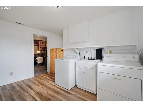 19107 NE Multnomah Court Portland OR 97230