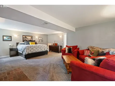 19107 NE Multnomah Court Portland OR 97230