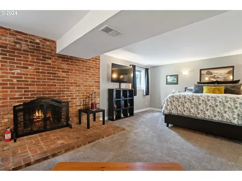 19107 NE Multnomah Court Portland OR 97230