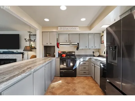 19107 NE Multnomah Court Portland OR 97230