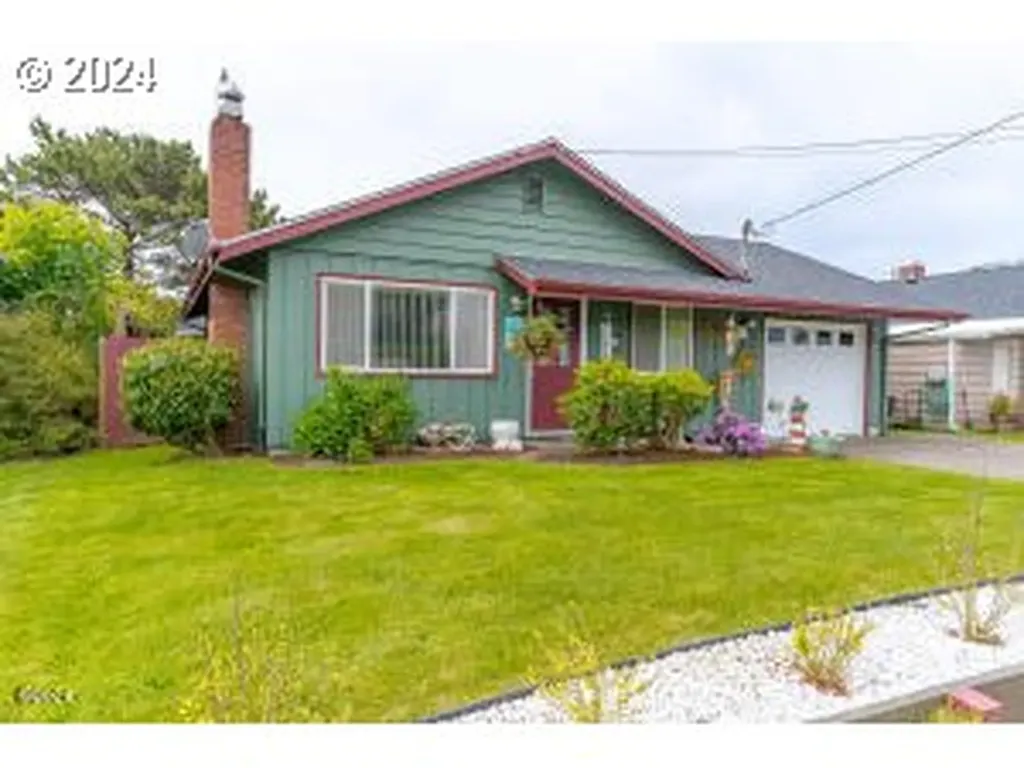 216 Ne 11th Street Newport OR 97365