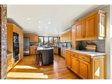 12350 SW Corylus Court Portland OR 97224