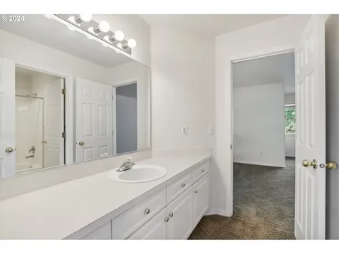 1201 NE 89th Avenue Vancouver WA 98664